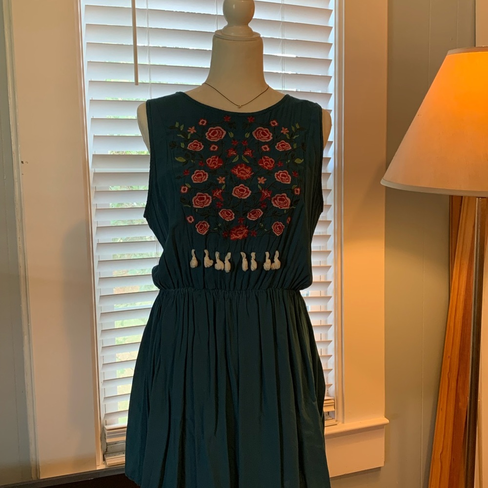 Sleeveless dress